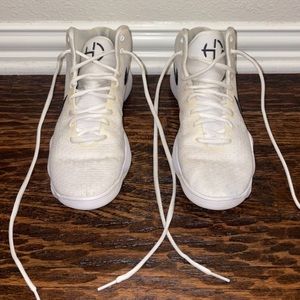White Nike Basketball Shoes